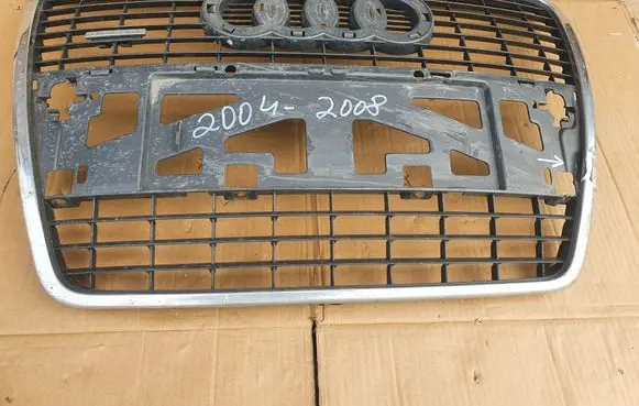 Audi A6 S6 C6 4F Front bumper upper radiator grill 4F0853651