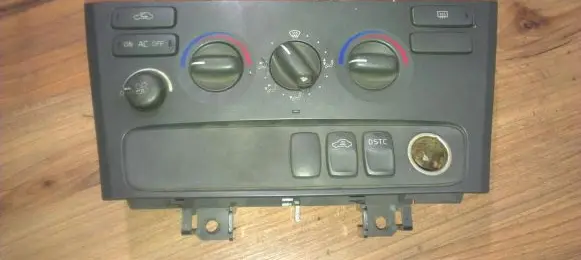 Volvo V70 Climate control unit 8651240 01w47e