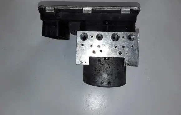 Volvo XC90 ABS Pump 02200747