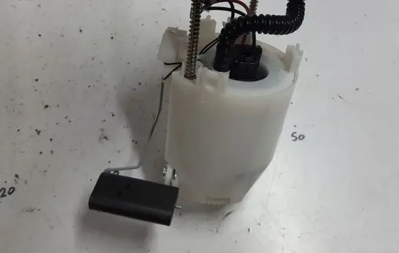 Suzuki Swift III In-tank fuel pump 1510052R01