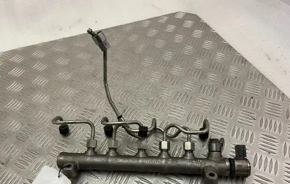 Fuel main line pipe