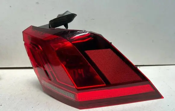 Volkswagen Tiguan Rear/tail lights 5NA945312