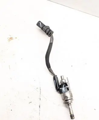 Volvo V60 Fuel injector 31432778