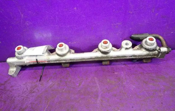 Ford Galaxy Fuel main line pipe