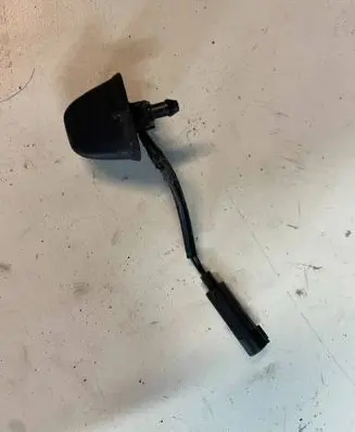 BMW 3 E92 E93 Windshield washer spray nozzle 713129906