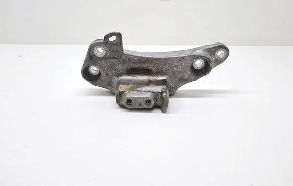Opel Astra L Gearbox mounting bracket 9813721980