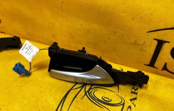 Mercedes-Benz GLS X166 Front door interior handle A1667600661 A0009066900