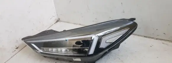 Hyundai Tucson TL Headlight/headlamp 92101D7700