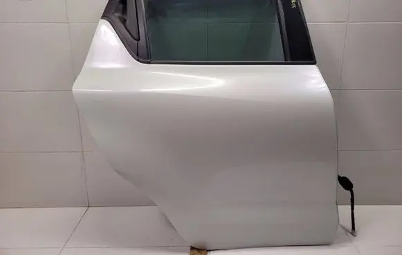 Suzuki Swift III Rear door