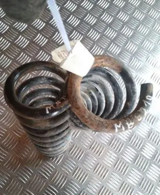 Mercedes-Benz E W210 Rear coil spring