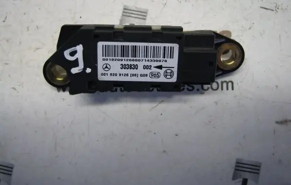 Mercedes-Benz E W211 Airbag deployment crash/impact sensor A0018209126