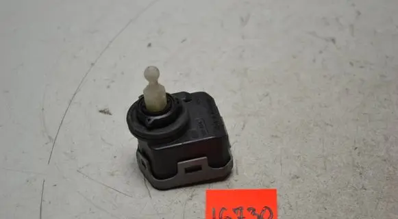 Skoda Fabia Mk1 (6Y) Headlight level adjustment motor 6Y0941295