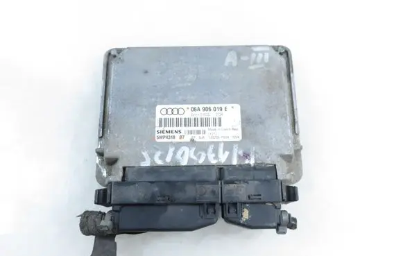 Seat Toledo II (1M) Engine control unit/module 5WP4318 06A906019E