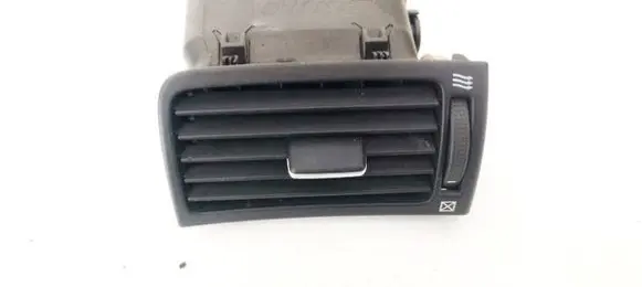 Toyota Avensis T250 Dash center air vent grill