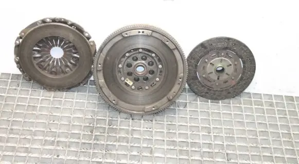 Mercedes-Benz CLA C117 X117 W117 Clutch set kit A0262500501 A2700300205