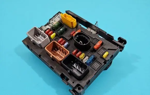 Peugeot 207 Central body control module 9664055780 IMPRK1426069