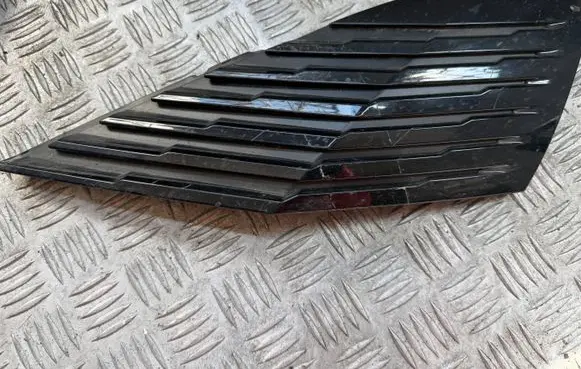 Peugeot 5008 II Front bumper lower grill 9836826977