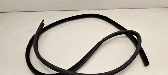 BMW 5 E60 E61 Front door rubber seal 51727122433 7122433