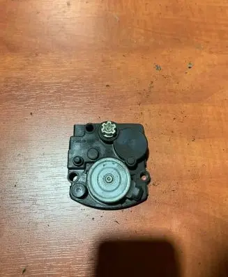 Lexus RX 450H Headlight level adjustment motor 8566430010 3710079075