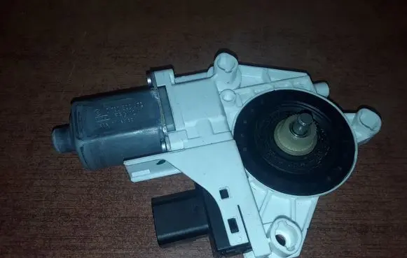 Dodge Journey Front door window regulator motor 0130822472 962580100