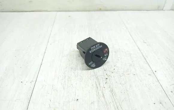 Opel Astra J Passenger airbag on/off switch 13577258