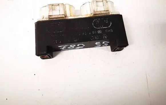 Volkswagen Transporter - Caravelle T4 Coolant fan relay 701919506