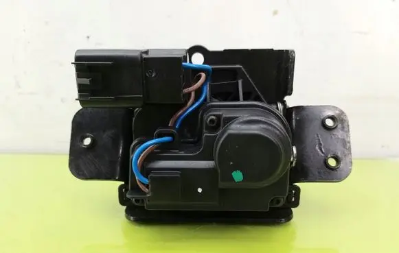 Chevrolet HHR Tailgate/trunk/boot lock/catch/latch 13502697