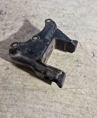 Skoda Fabia Mk1 (6Y) Engine mounting bracket 600199111r