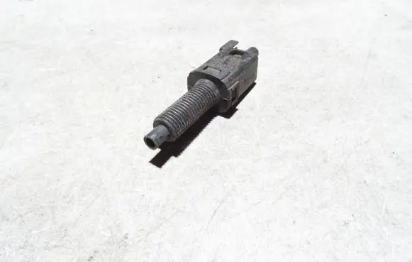 Audi A6 S6 C5 4B Brake pedal sensor switch 811907343B