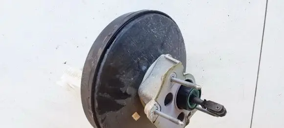 Renault Megane III Brake booster 472100013r