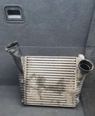 Audi Q7 4L Intercooler radiator 7L6145803D