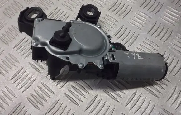 Skoda Octavia Mk2 (1Z) Wiper motor
