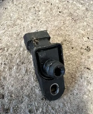 Opel Frontera B Air pressure sensor 0281002137