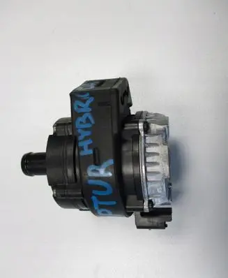 Renault Captur II Water pump 0140B24133