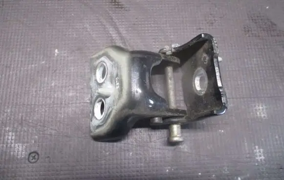 Peugeot 508 RXH Front door lower hinge 