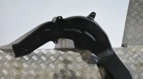 BMW 8 G16 Intercooler hose/pipe 7435729