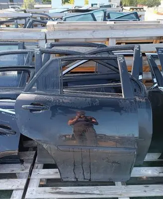 Lexus RX 300 Rear door NOCODE