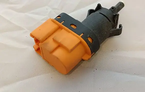 Brake pedal sensor switch