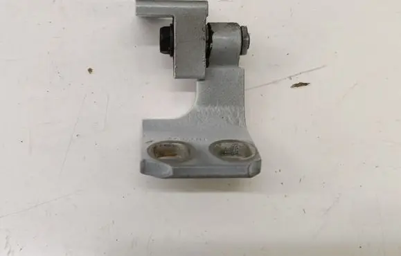 Jeep Cherokee Front door lower hinge 