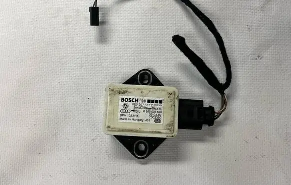 Audi A4 S4 B7 8E 8H ESP acceleration yaw rate sensor 8E0907637C 0265005620