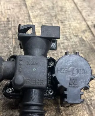 Thermostat/thermostat housing