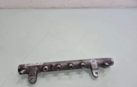 Volkswagen PASSAT CC Fuel main line pipe 03L130089