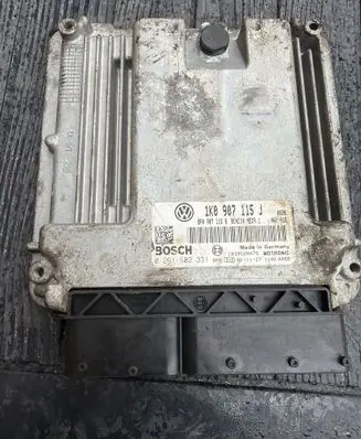 Volkswagen Golf V Engine control unit/module 1K0907115J 8P0907115B 0261S02331