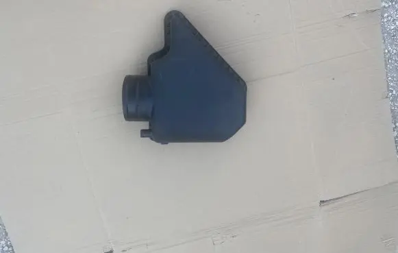 Chrysler Town u0026 Country V Air filter box cover 