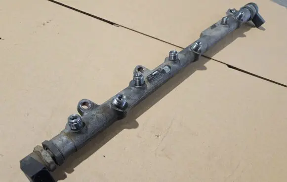 BMW 5 E60 E61 Fuel main line pipe 7795514