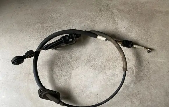 Gear shift cable linkage