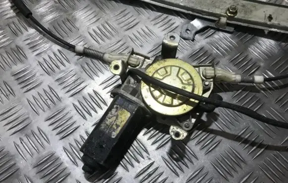Hyundai Lantra I Rear door window regulator motor