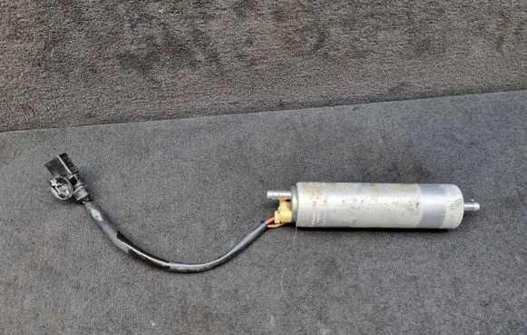 Audi A5 8T 8F Fuel injection high pressure pump 8K0906095A