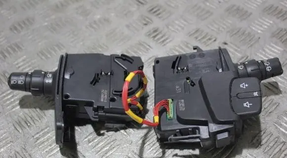 Renault Clio III Light switch 88102003216
