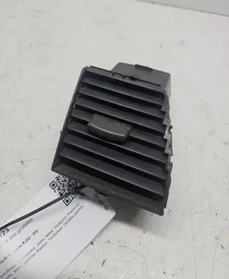Renault Megane II Dash center air vent grill A1007009